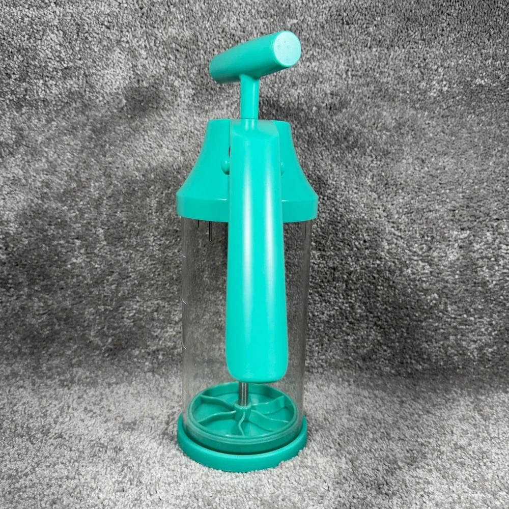 Pampered Chef No Mess Batter Mixer & Dispenser‎ Pancake Muffin Cupcake #100082